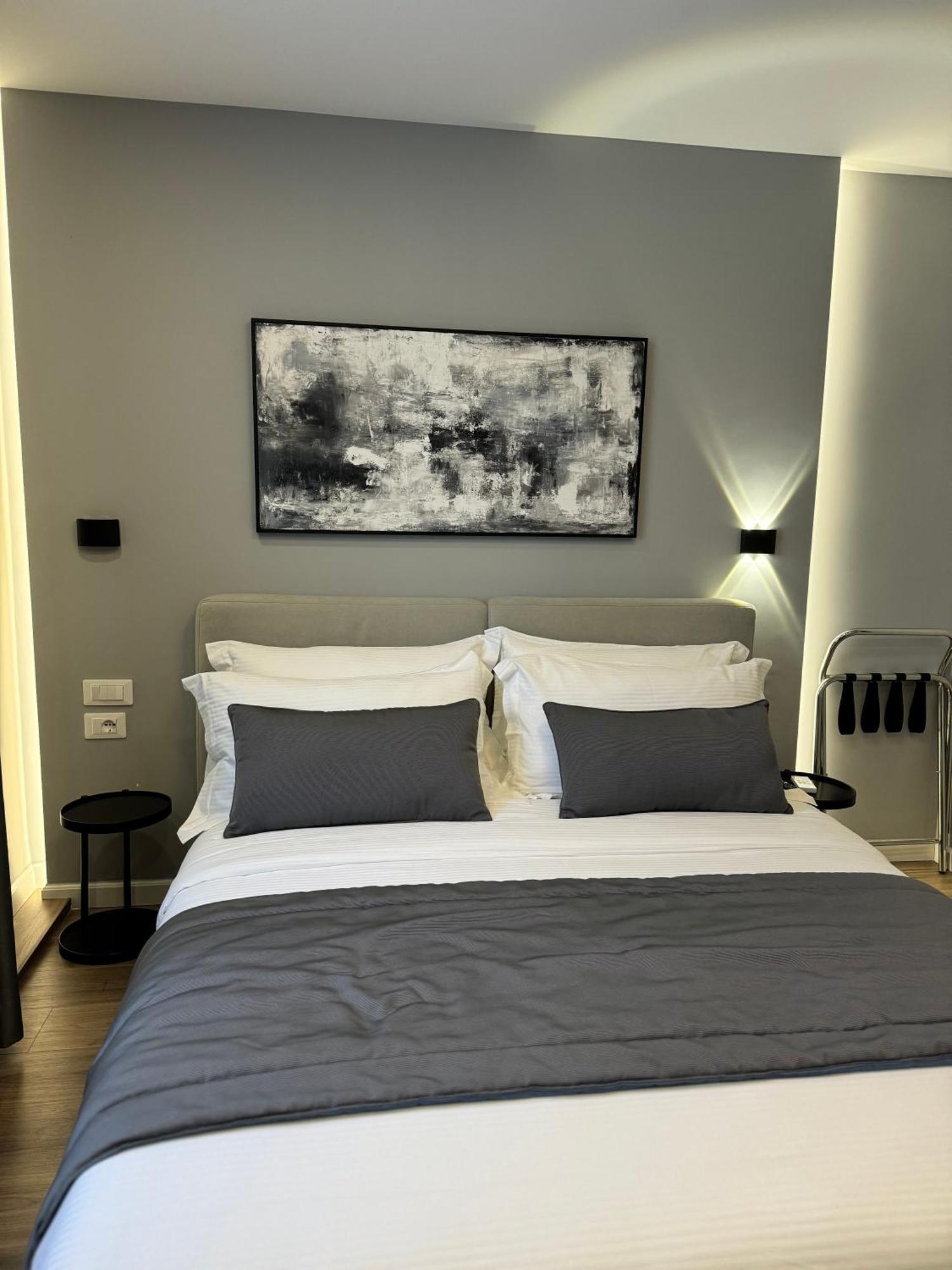 Hotel L'hotel 3*