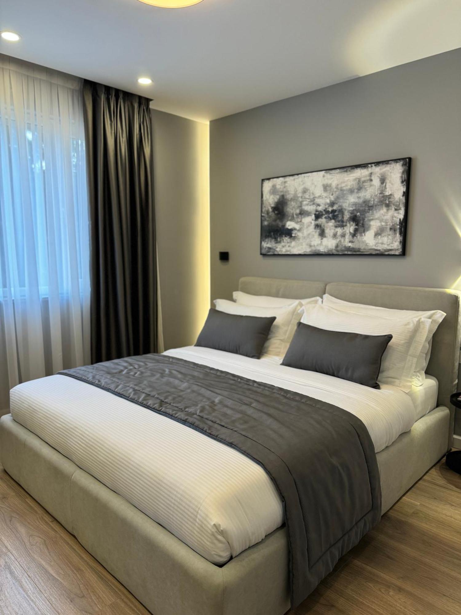 Hotel L'hotel 3*