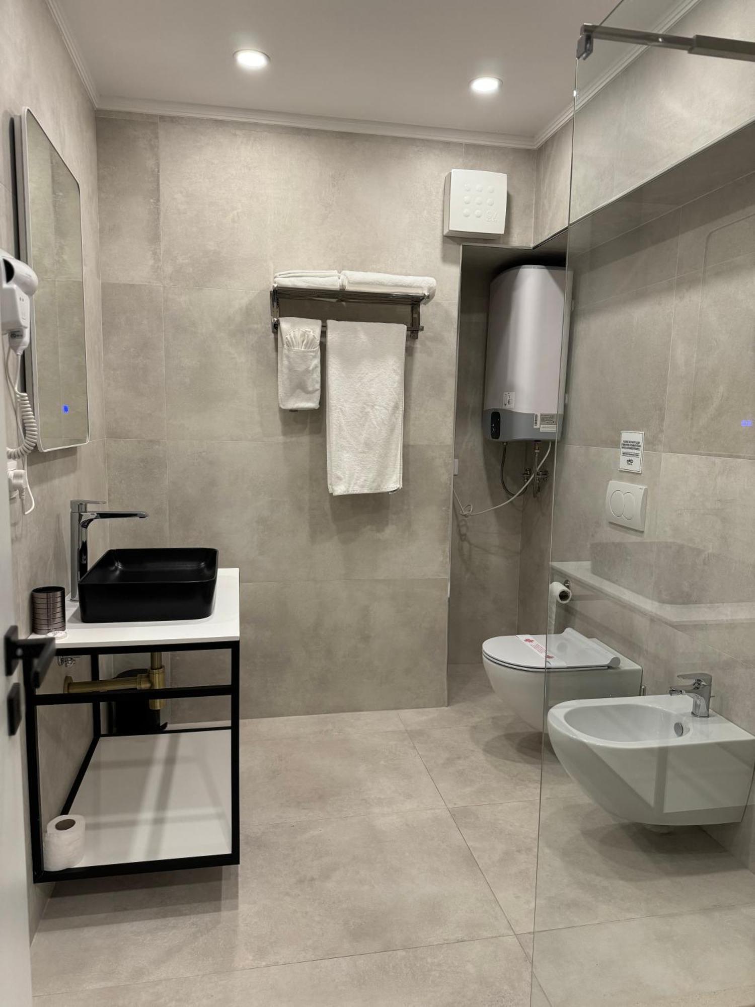 L'hotel 3*